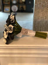 Load image into Gallery viewer, Simple Elegance Bouquet