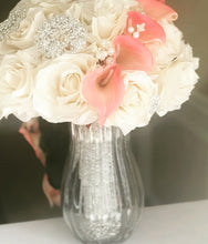 Load image into Gallery viewer, The Robin Bouquet