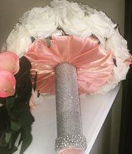 Load image into Gallery viewer, The Robin Bouquet